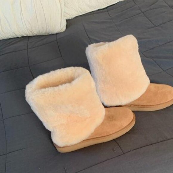 UGG Women' Classic PATTEN boots CHESTNUT 1006011 SHEEPSKIN SIZE7 new no box - Picture 1 of 12